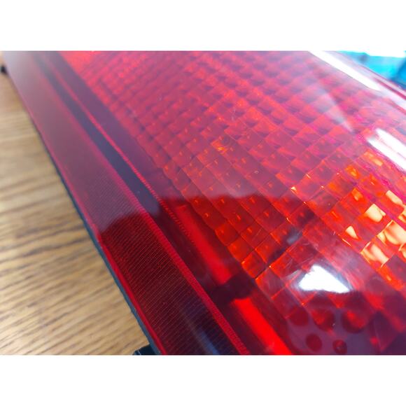 Left Tail Light for 1988-1999 Chevy GMC Cadillac GM080-B0002 Replacement - Picture 7 of 14